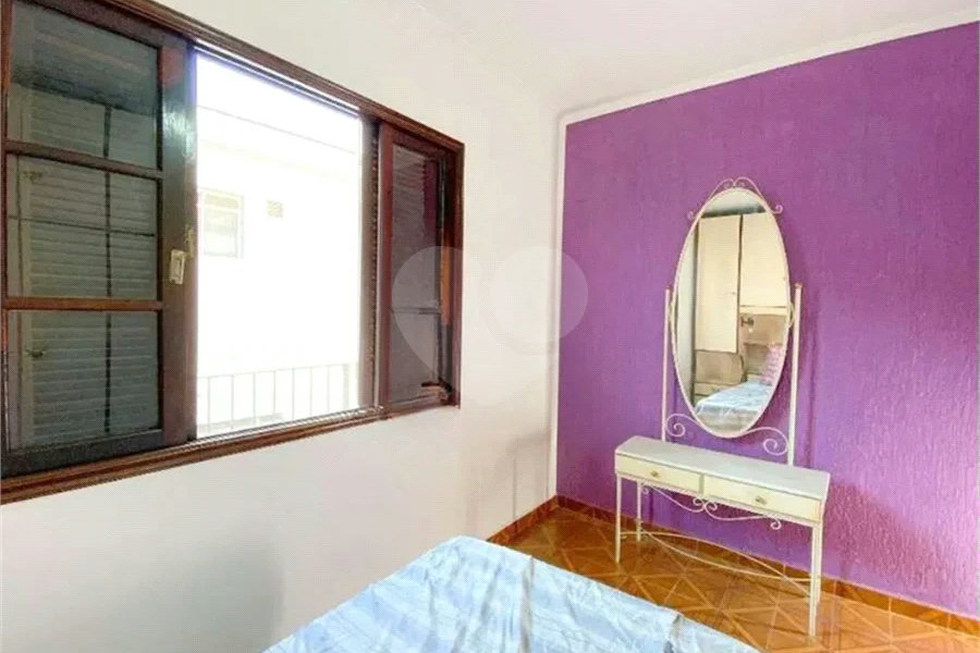 Oportunidade à venda na Vila Ipojuca: Sobrado Espaçoso com 200m²de área construída e 250m2 de terreno - 4 Dormitórios e 5 Vagas de garagem.