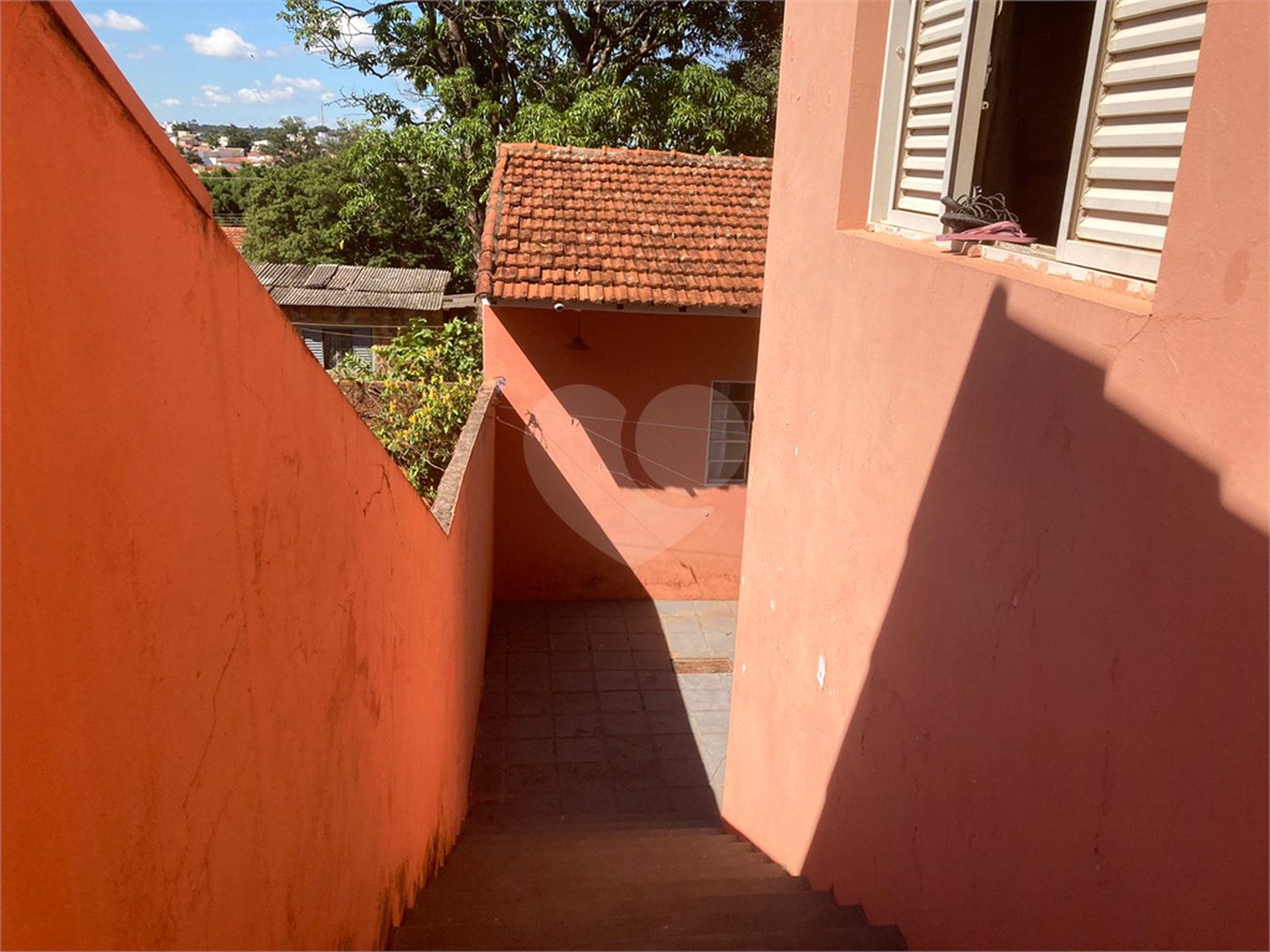 Vende-se excelente casa próxima ao Centro