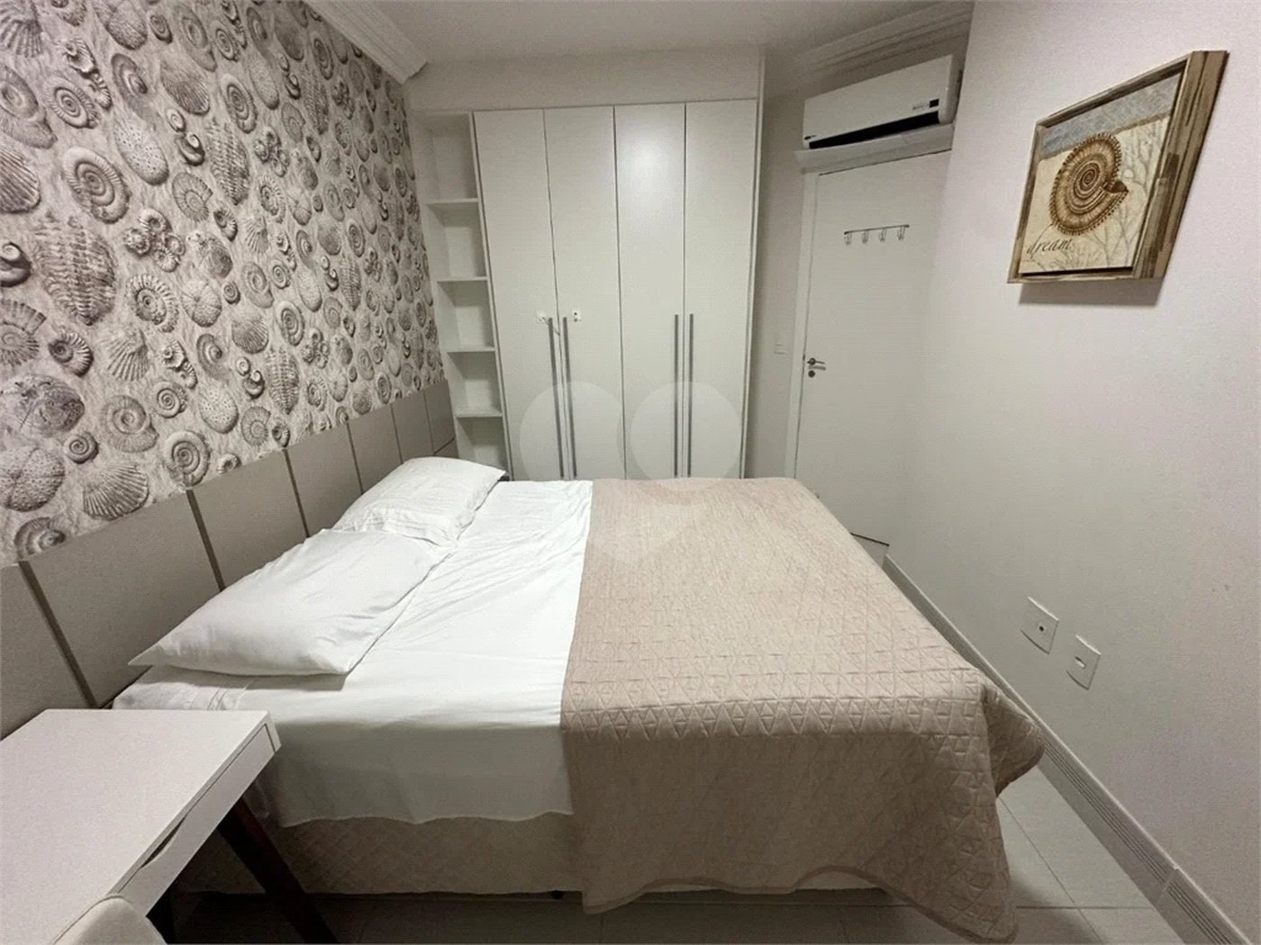 Apartamento à venda com 3 quartos, sendo 1 suíte, em Riviera de São Lourenço, Bertioga, SP
