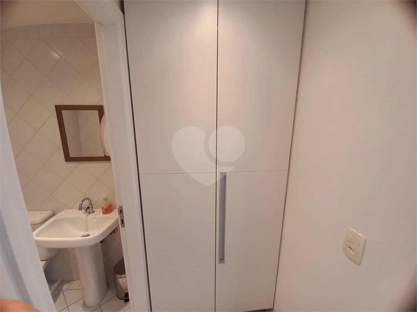 Sala comercial mobiliada para locação no Paraíso