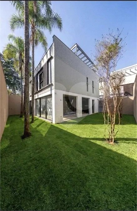 Casa em Condomínio 605M2, colado ao Clube Paineiras