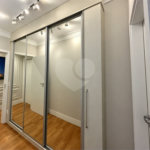 Apartamento de 127 m² em andar alto, com vista livre, 3 suítes planejadas, sacada gourmet envidraçada, 2 vagas e lazer completo, próximo ao Shopping Golden Square e à Avenida Kennedy.