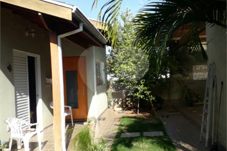 Sobrado à Venda no Condomínio Picollo Villagio com mobilha