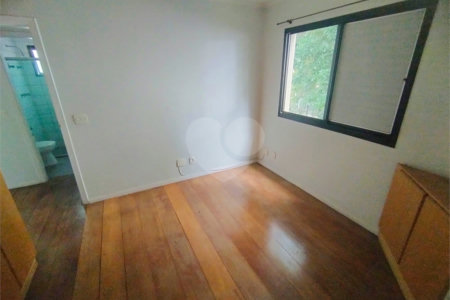 Apartamento na Saúde - 2 quartos com 1 suíte, varanda e 2 vagas