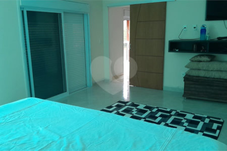Chácara em Área Rural de Piracaia, com casa principal + 4 kitnets alugadas, excelente localização