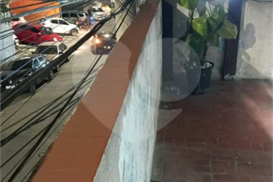 IMÓVEL COM SOBRADO + OUTRA CASA NO TERRENO, ÓTIMA PARA RENDA OU FAMÍLIA GRANDE
