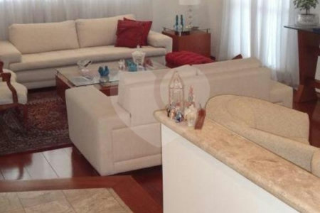 Apartamento em Moema