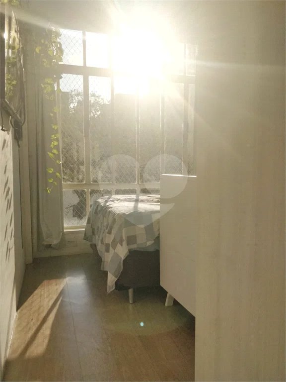 Apartamento e Sala Comercial no centro de São Paulo.