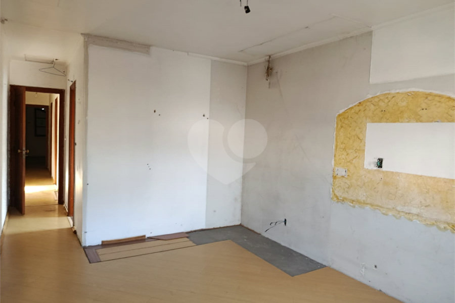 Oportunidade! Sobrado 3 Dorms/ 1 Suíte e 2 Vagas