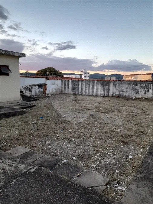 Casa Comercial com 4 salões à venda - Centro | Atibaia