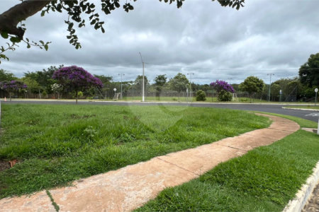 Lote de esquina à venda no Condomínio Faixa Azul