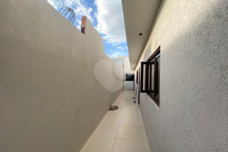 Excelente casa toda reformada e com otimo acabamento com churrasqueira e piscina