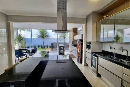 Casa térrea no Condomínio Alphaville Ribeirão III