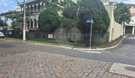 Sobrado à venda com 4 quartos, sendo 2 suítes,  em Santana, São Paulo, SP
