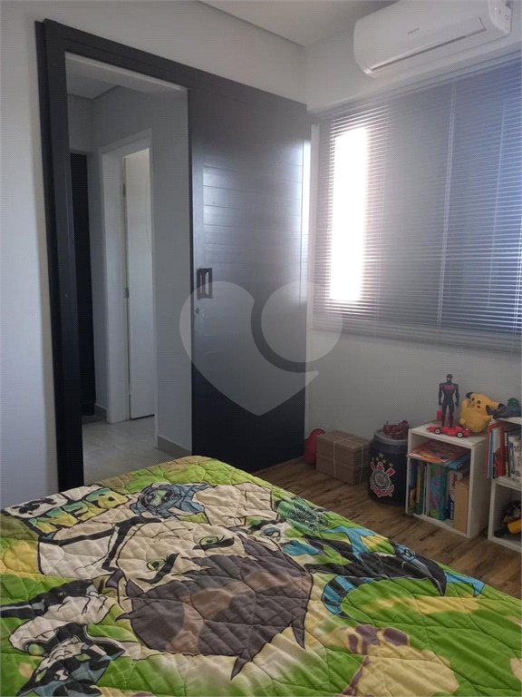 Sobrado à venda com 5 quartos, sendo 3 suítes, em Residencial Jatobás, Louveira, SP