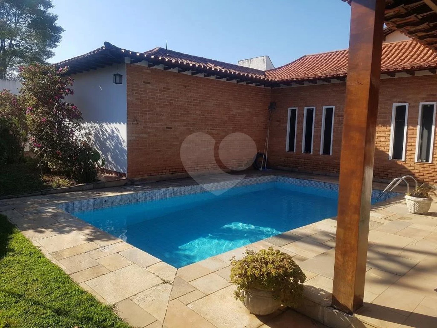 CASA TÉRREA PARA VENDA OU LOCAÇÃO COM 3 DORMITÓRIOS NO BOLSÃO DE INTERLAGOS