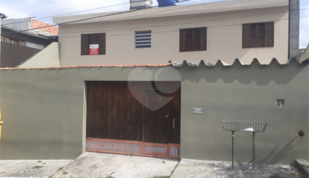 Sobrado à venda com 3 quartos em Vila Clarice, São Paulo, SP