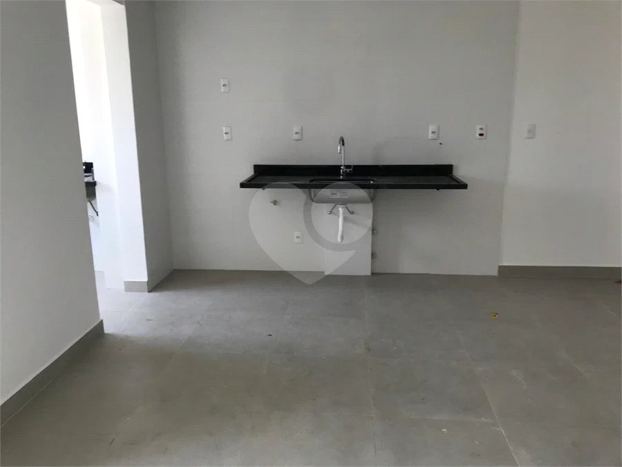 APARTAMENTO 02 DORMITÓRIOS COLADO NA USP