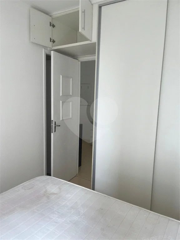 á venda Excelente Apto Mobiliado na Barra Funda - 1 Quarto e Sacada - Aceita Permuta