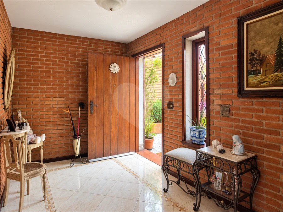 Sobrado com cinco quartos sendo 3 suites 4 vagas| R$ 3.300.000 no Alto da Boa Vista - São Paulo
