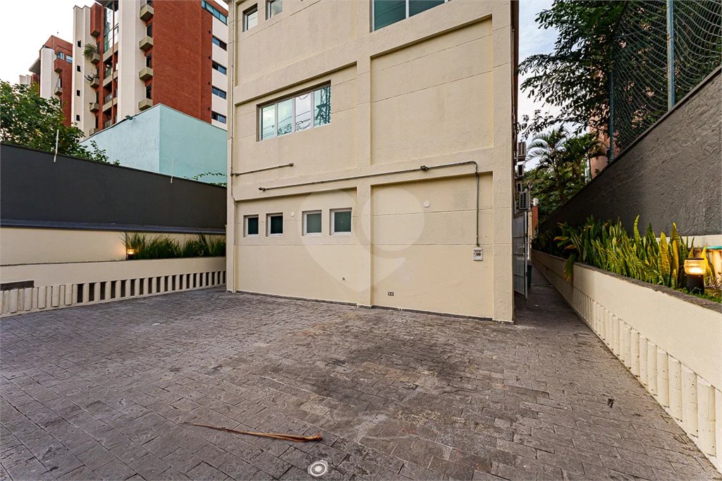 Prédio inteiro comercial á venda e locação na Vila Leopoldina.
