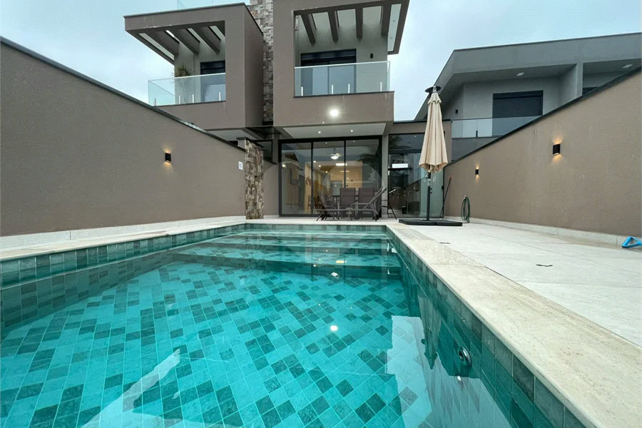 Casa à venda ou para alugar com 5 quartos, sendo 4 suítes,  em Morada da Praia, Bertioga, SP