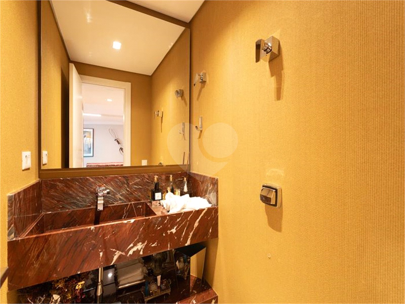 Apartamento a venda nos Jardins 262 m2, 3 suites e 3 vagas
