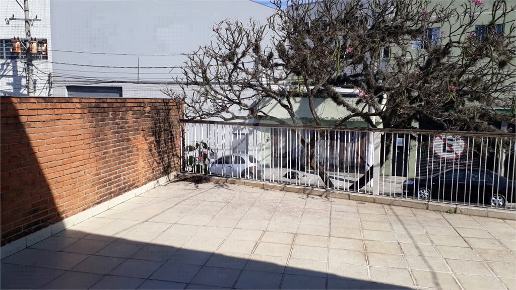 BELA CASA 274 M² C/ 3 QUARTOS 1 SALA 1 COZINHA 3 BANHEIROS 2 VAGAS Para Estacionamento coberta P/ VENDA NA V N Cachoeirinha