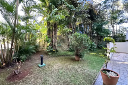 Belíssimo apartamento Ed. Four Seasons - Rua Almansa, 225 - Vila Andrade 2 suites com 3 vagas
