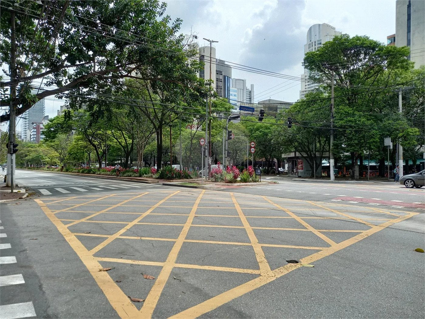 SALA COMERCIAL - BERRINI EXCELENTE PARA CONSULTÓRIOS E ESCRITÓRIO