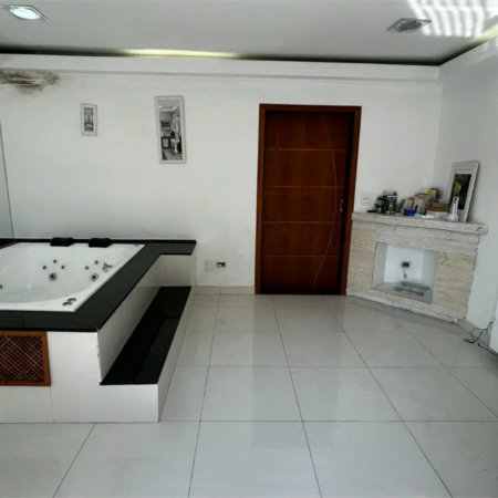 Sobrado à venda com 3 quartos, sendo 2 suítes, em Cidade São Francisco, São Paulo, SP