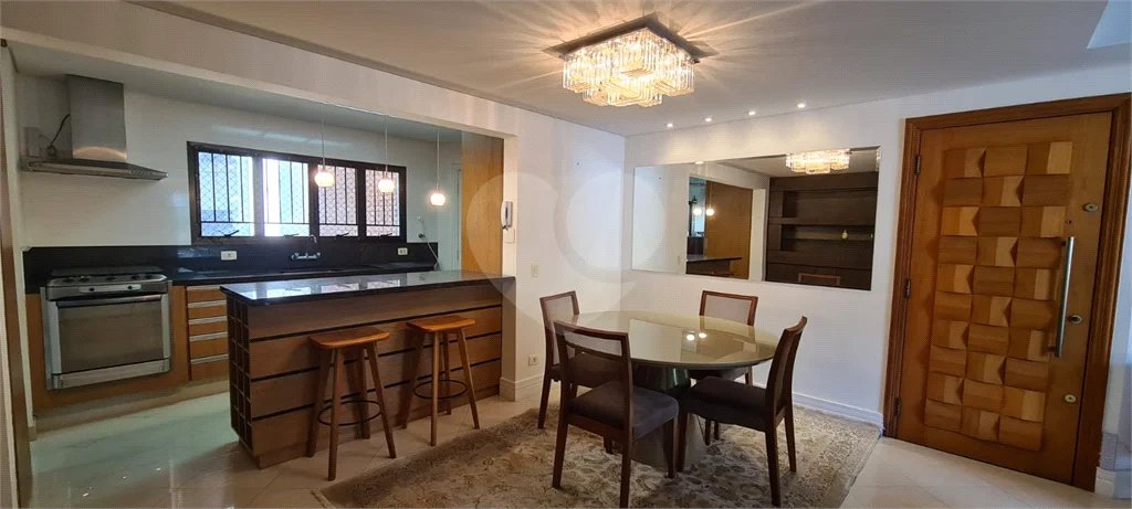 Apartamento à venda no Campo Belo com 110m², 03 dormitórios sendo 01 suite, 2 vagas - São Paulo/S