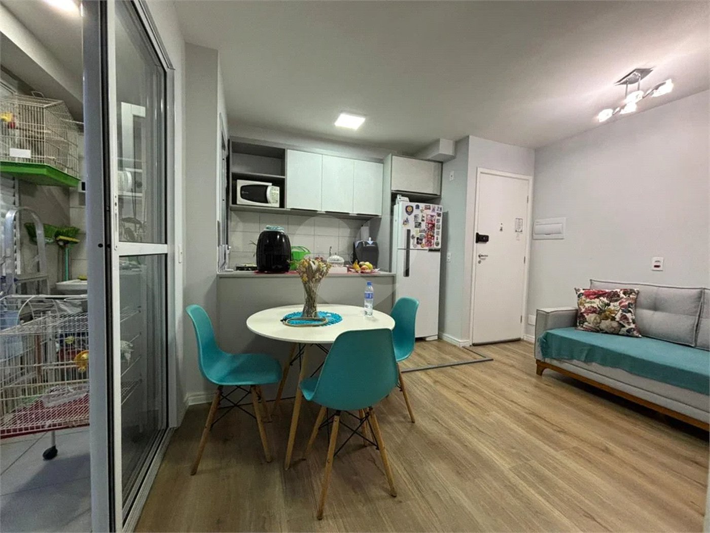 Apartamento para venda e locação com 2 quartos e 1 vaga na Vila Rosália
