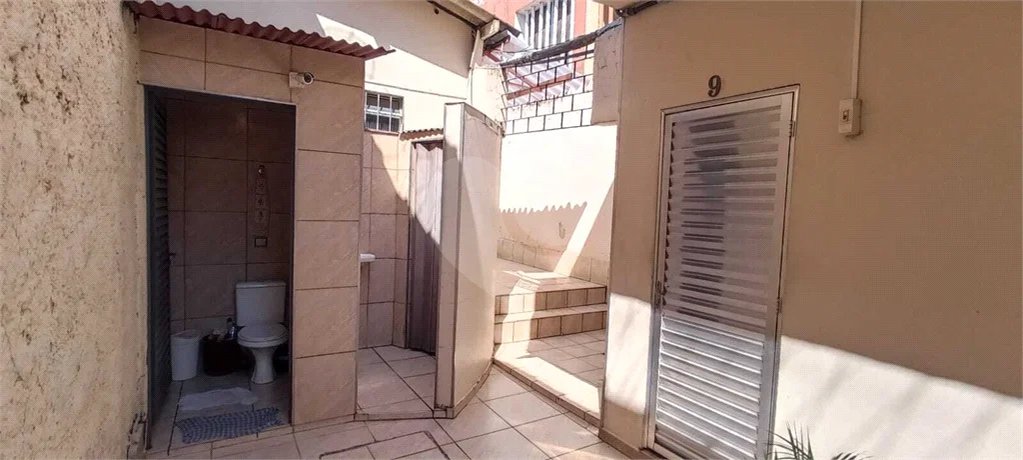 Oportunidade imperdível. Excelente opção de Investimento em Sobrado Comercial a Venda na Lapa. Único na Região.
