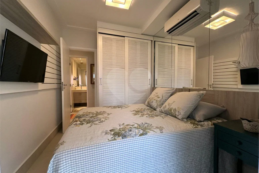 Apartamento à venda com 3 quartos, sendo 2 suítes,  em Riviera de São Lourenço, Bertioga, SP