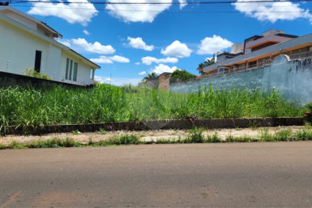 Terreno á venda no Parque Santa Monica