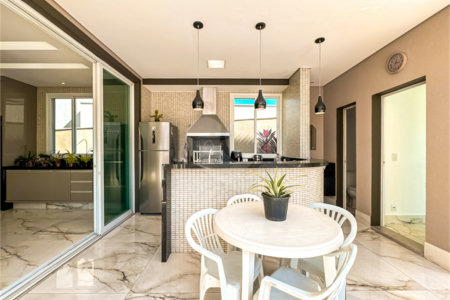 Sobrado à venda em Itupeva – 421,80 m² de terreno – 254,28 m² de área construída – 3 dormitórios – 4 banheiros – 4 vagas de garagem