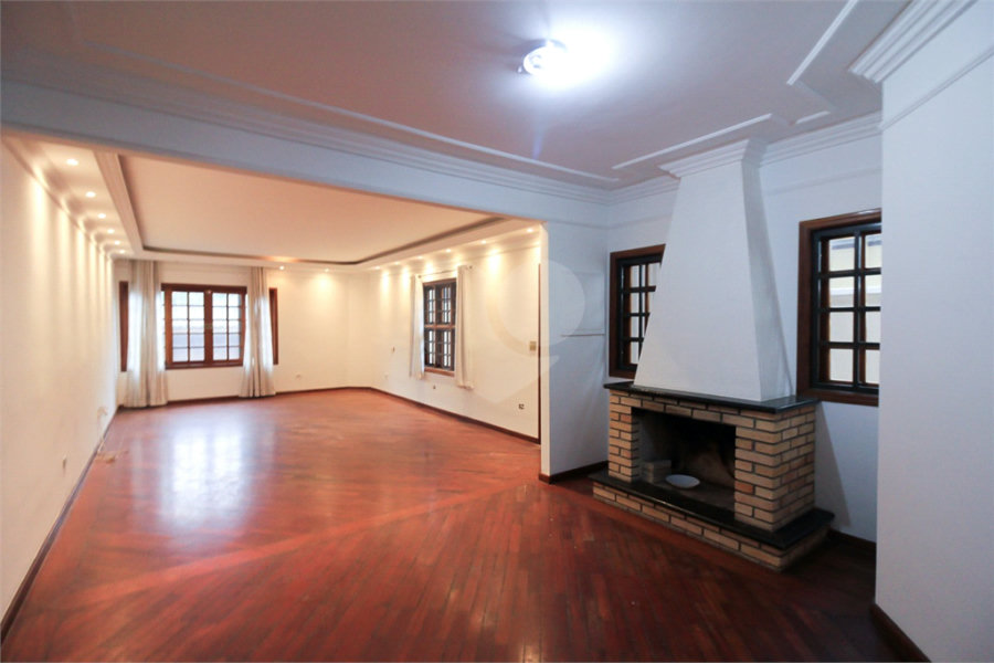 Casa térrea assobradada
