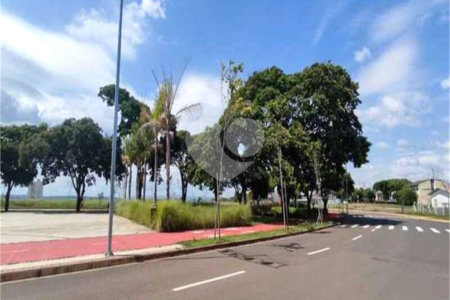 Indaiatuba - Loteamento no Jardim Park Meraki - Excelente oportunidade! Lote espaçoso de 342,12m² disponível por apenas R$ 577.945,00 - Localizado em uma região privilegiada, com IPTU - R$ 300,23 e condomínio - R$ 862,83 - Além disso, sua localização é extremamente conveniente, a apenas 2 minutos