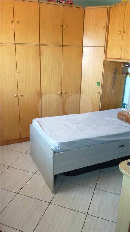 Sobrado com 101m², 2 dormitórios, sendo 2 suítes, 2 vagas, à venda na Vila Ema.