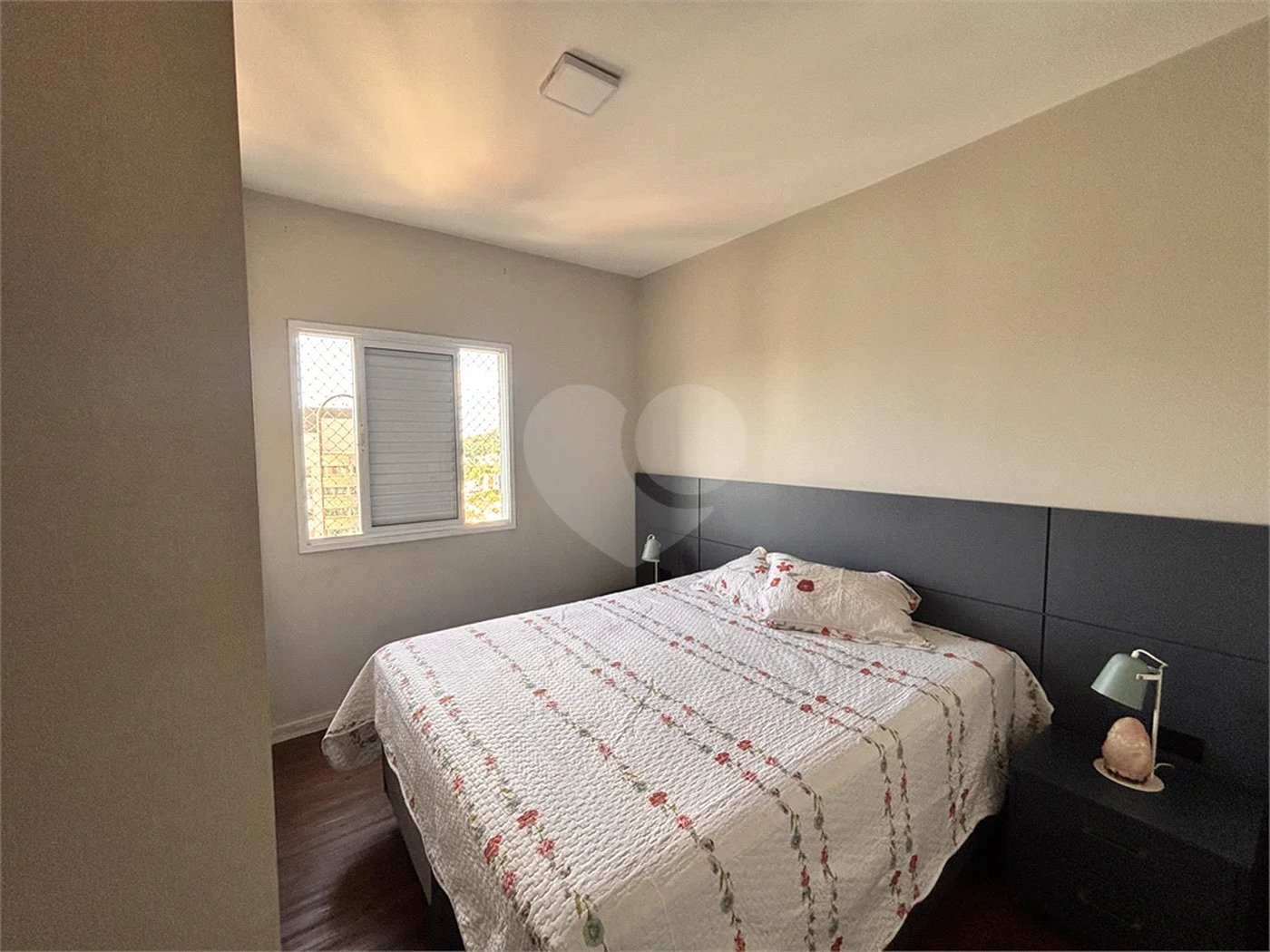 Apartamento com 77m² , 2 dormitórios , sendo 1 suíte , 2 vagas de garagem , a venda no bairro Rudge Ramos.
