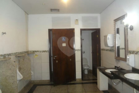 Casa na Rua Treze de Maio à venda