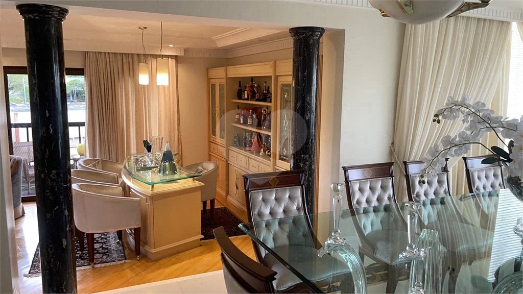 Apartamento com terraço 385m² 03 dormitórios sendo 2 suítes 5 vagas..Estuda Permuta.
