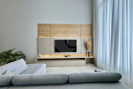Indaiatuba - Sp - Condominio Maria Candida - R$ 2.250.000,00 - 3 suítes, sendo 1 master com closet e banheiro com duas cubas e dois chuveiros - Escritório - Piscina em Alvenaria aquecida e Hidro com Iluminação - Ar Condicionado instalado em todos os quartos, escritorio, sala e area gourmet