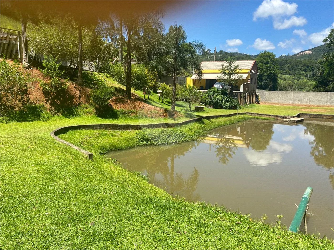 Vende-se chácara com lago Nazare Paulista com 3.000 m²