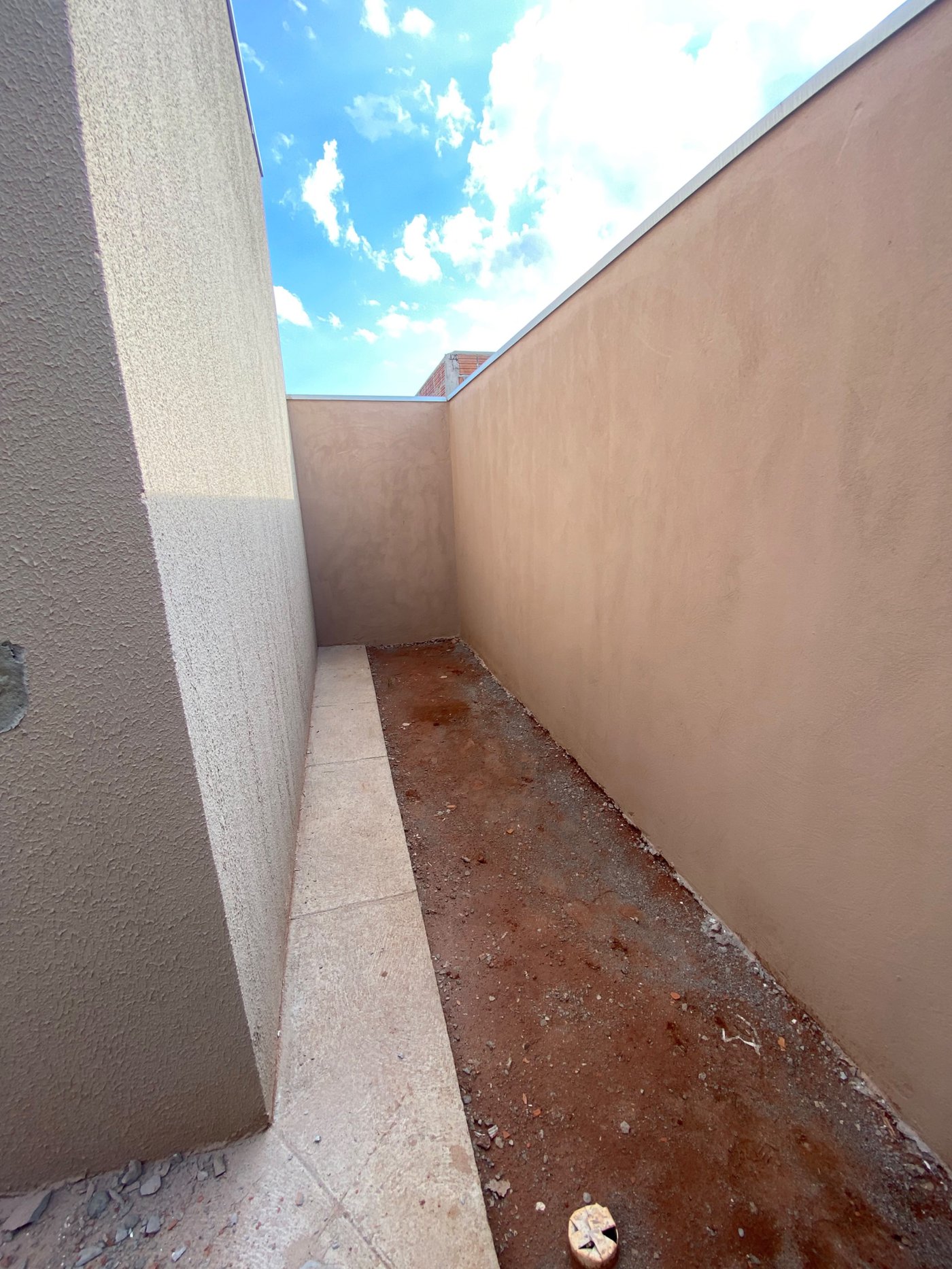 Casa à venda com 3 quartos, sendo 1 suíte,  em Bela Vista da Lagoa, Três Lagoas, MS