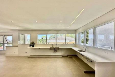 Casa Contemporânea e Mobiliada no Condomínio Palos Verdes – A Essência do Alto Padrão na Granja Viana – 7 suítes, 4 pavimentos com elevador