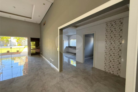 Casa alto padrão condomínio fechado em Atibaia com 4 suítes e ampla área de lazer, espaço gourmet, piscina, 6 vagas garagem