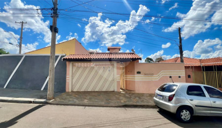Sobrado à venda com 4 quartos em Residencial Itamarati, São Carlos, SP