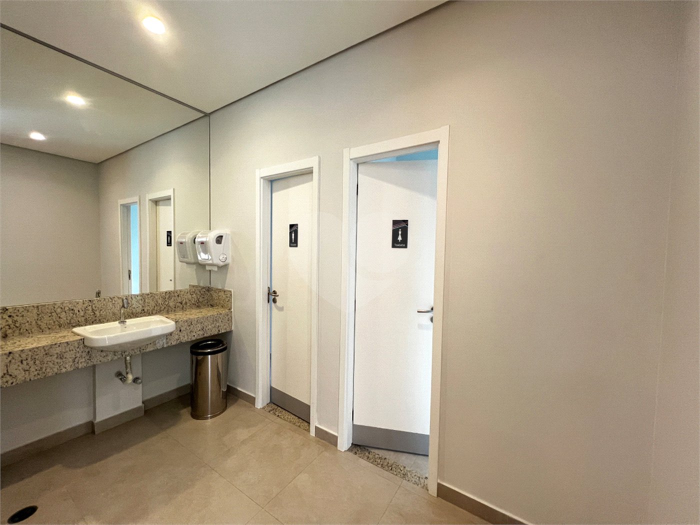Apartamento à venda com 2 quartos, sendo 1 suíte, em Alto da Boa Vista, São Paulo, SP